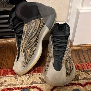 Adidas Yeezy QNTM Amber Tint 2021 - Size 8.5 men 9.5 women’s